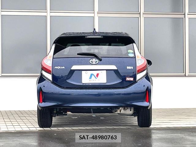 Toyota AQUA 2018-06 8817099-14