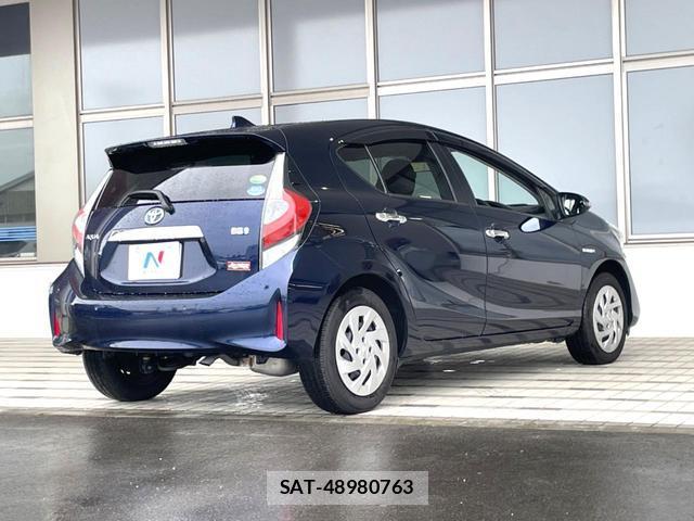 Toyota AQUA 2018-06 8817099-16