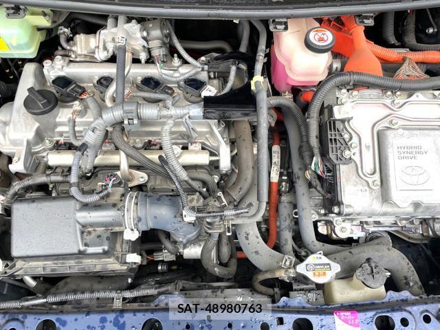 Toyota AQUA 2018-06 8817099-17