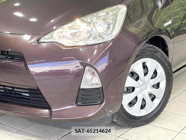 Toyota AQUA 2014-02 8817223-11