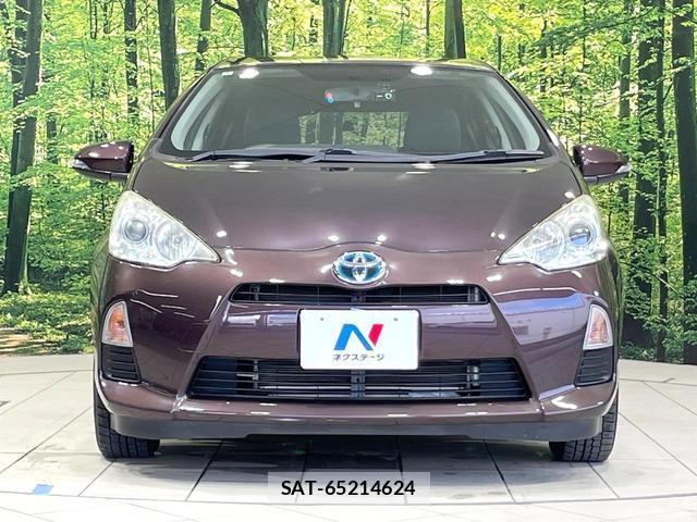 Toyota AQUA 2014-02 8817223-13
