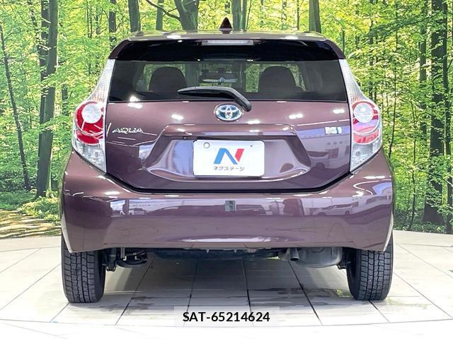 Toyota AQUA 2014-02 8817223-14