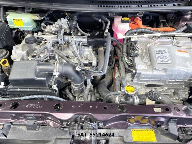 Toyota AQUA 2014-02 8817223-17