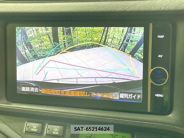 Toyota AQUA 2014-02 8817223-3