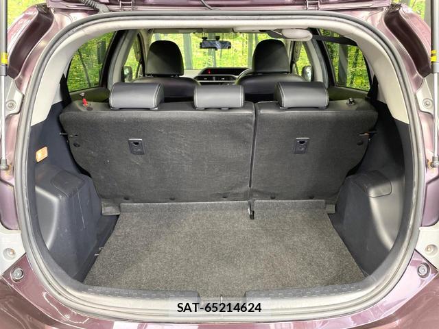 Toyota AQUA 2014-02 8817223-9