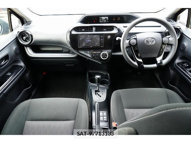 Toyota AQUA 2021-03 8817286-3