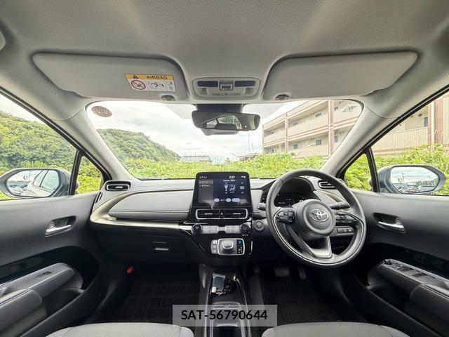 Toyota AQUA 2024-09 8817307-1
