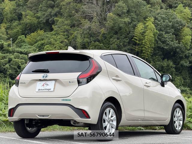 Toyota AQUA 2024-09 8817307-10