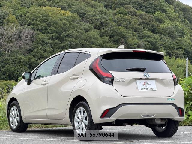 Toyota AQUA 2024-09 8817307-11
