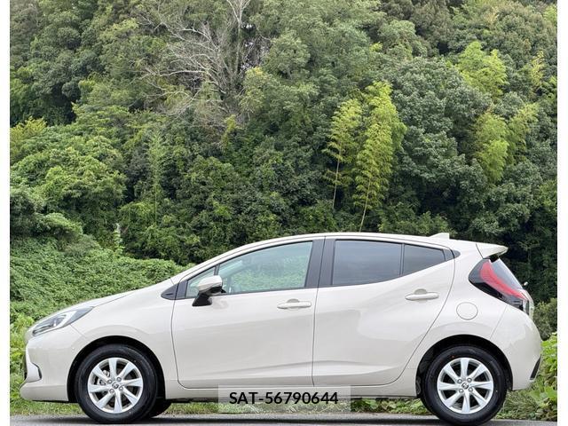 Toyota AQUA 2024-09 8817307-13