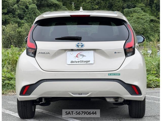 Toyota AQUA 2024-09 8817307-15