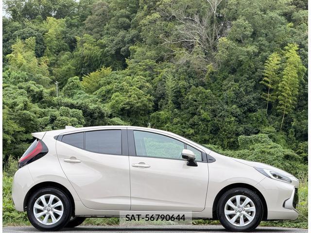 Toyota AQUA 2024-09 8817307-18