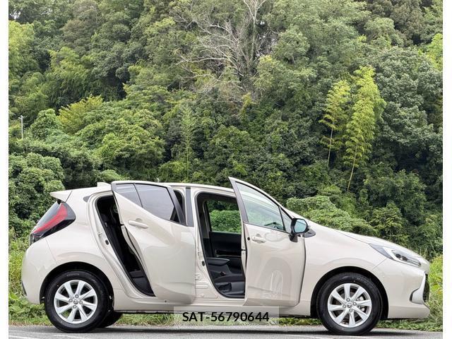 Toyota AQUA 2024-09 8817307-19