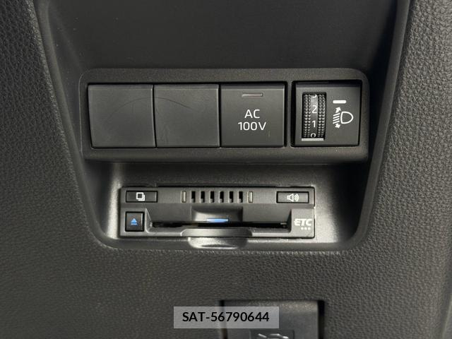 Toyota AQUA 2024-09 8817307-5