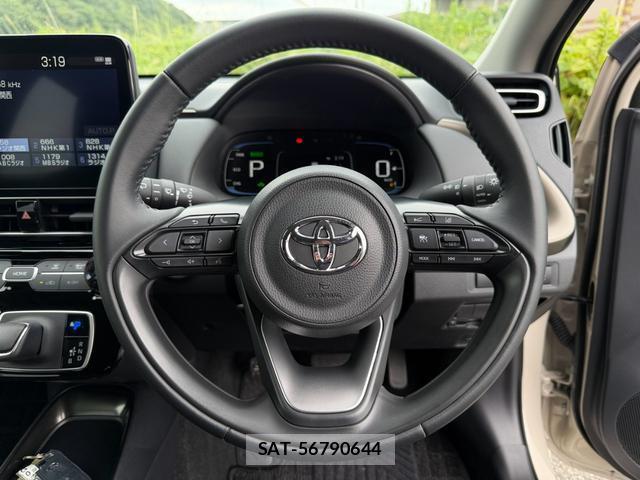 Toyota AQUA 2024-09 8817307-6