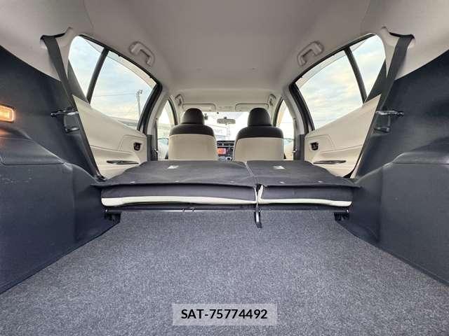 Toyota AQUA 2013-06 8817464-16