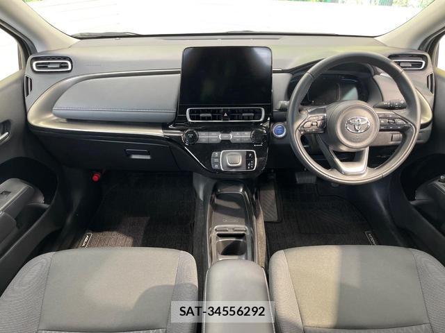 Toyota AQUA 2023-03 8817550-1