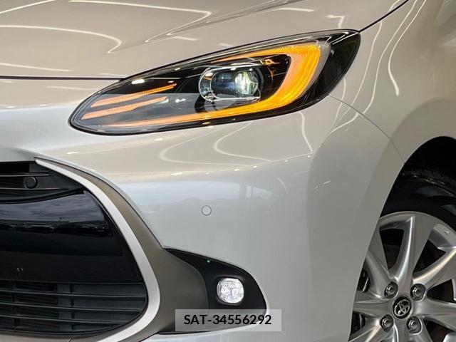 Toyota AQUA 2023-03 8817550-11