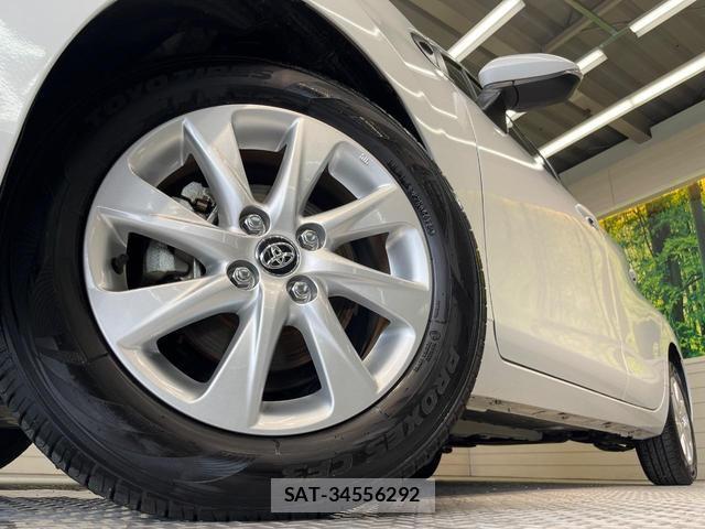 Toyota AQUA 2023-03 8817550-12