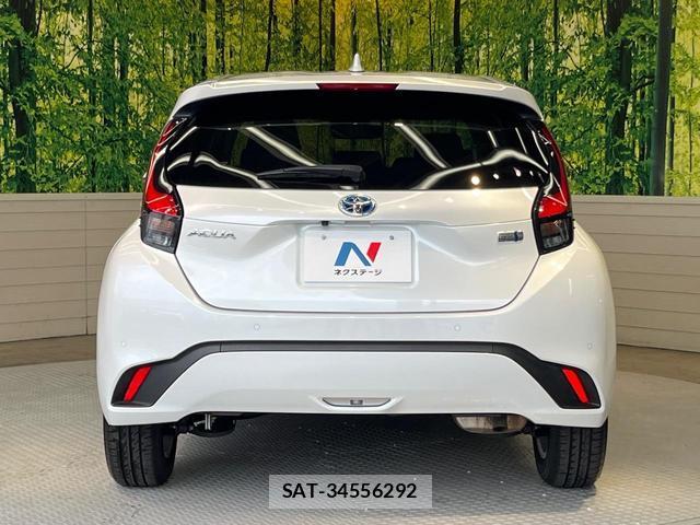 Toyota AQUA 2023-03 8817550-14