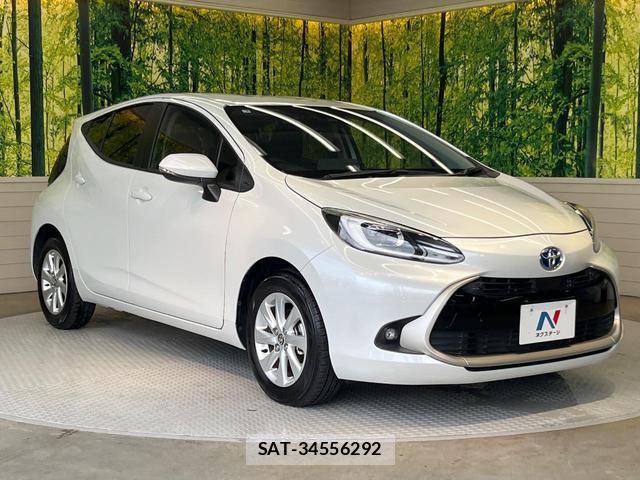 Toyota AQUA 2023-03 8817550-15