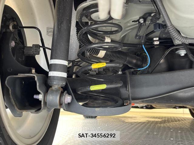 Toyota AQUA 2023-03 8817550-19