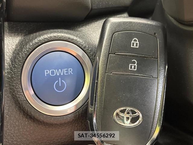 Toyota AQUA 2023-03 8817550-5