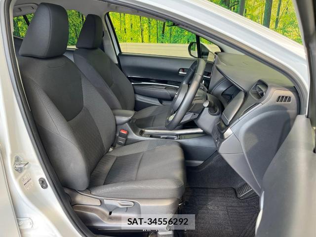 Toyota AQUA 2023-03 8817550-7