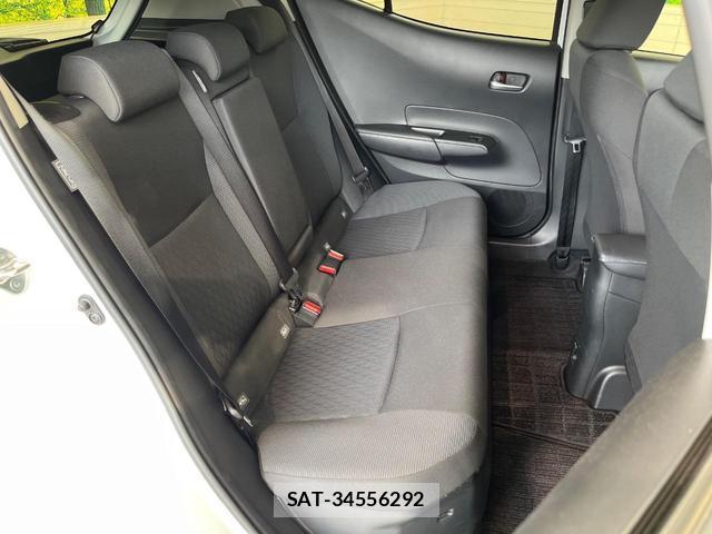 Toyota AQUA 2023-03 8817550-8