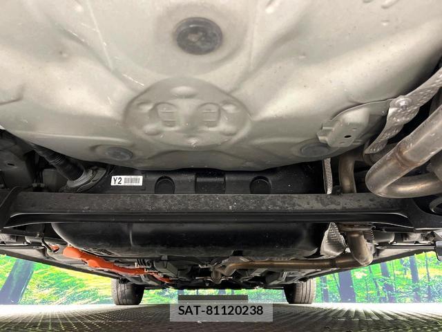 Toyota AQUA 2019-09 8817687-18