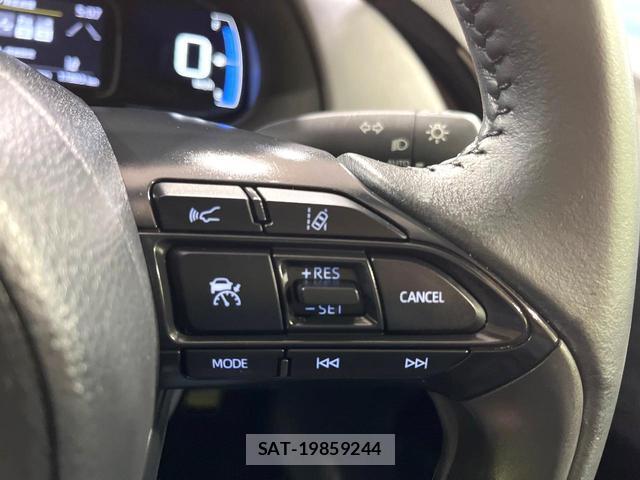 Toyota AQUA 2025-02 8817693-4