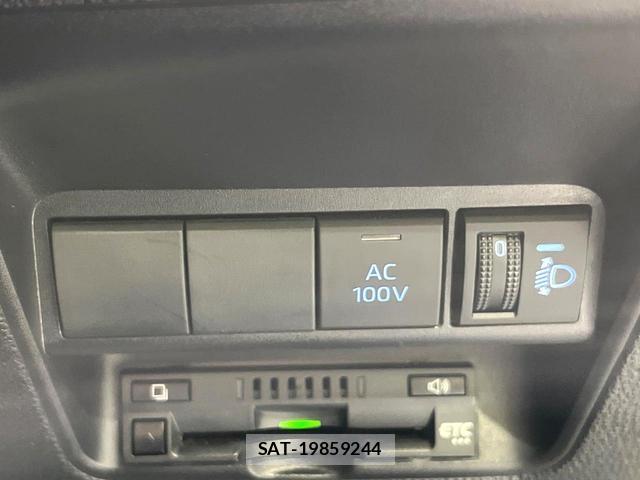 Toyota AQUA 2025-02 8817693-5