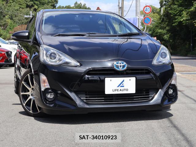 Toyota AQUA 2015-08 8817973-0