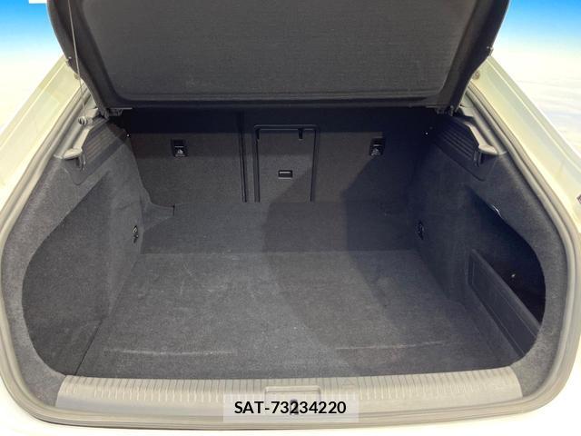 VolksWagen ARTEON 2018-02 8812277-12