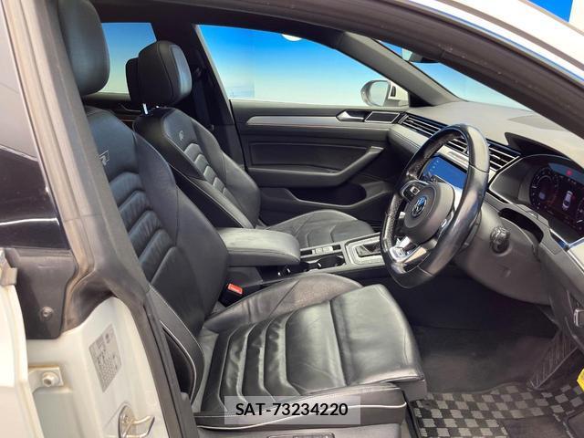 VolksWagen ARTEON 2018-02 8812277-8