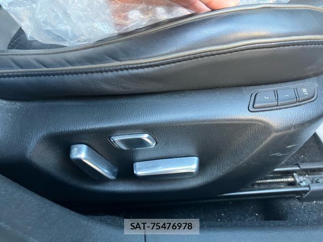 Mazda ATENZA WAGON 2017-03 8813389-16