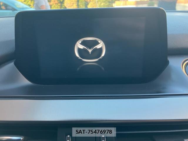 Mazda ATENZA WAGON 2017-03 8813389-17