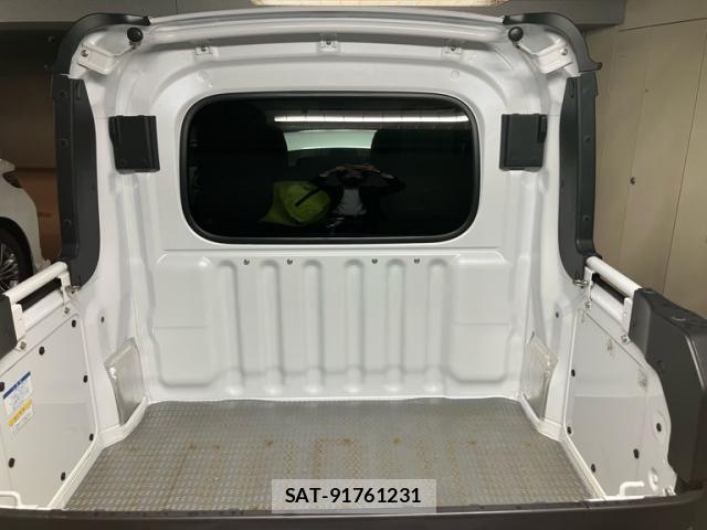 Daihatsu ATRAI 2023-10 8813561-3