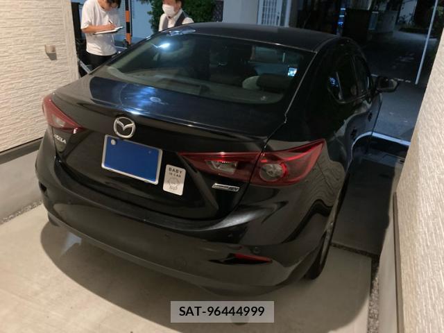 Mazda AXELA HYBRID 2015-12 8816435-1