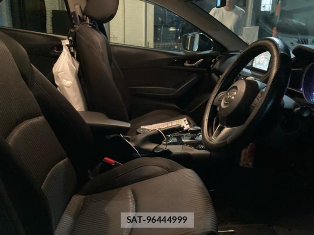 Mazda AXELA HYBRID 2015-12 8816435-6