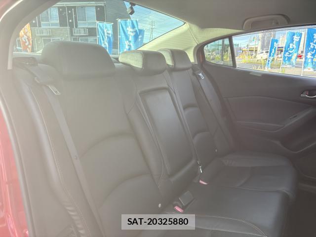 Mazda AXELA HYBRID 2013-11 8817730-11