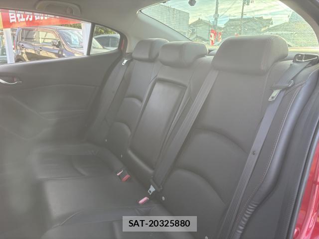 Mazda AXELA HYBRID 2013-11 8817730-12