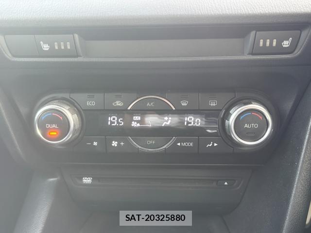 Mazda AXELA HYBRID 2013-11 8817730-14