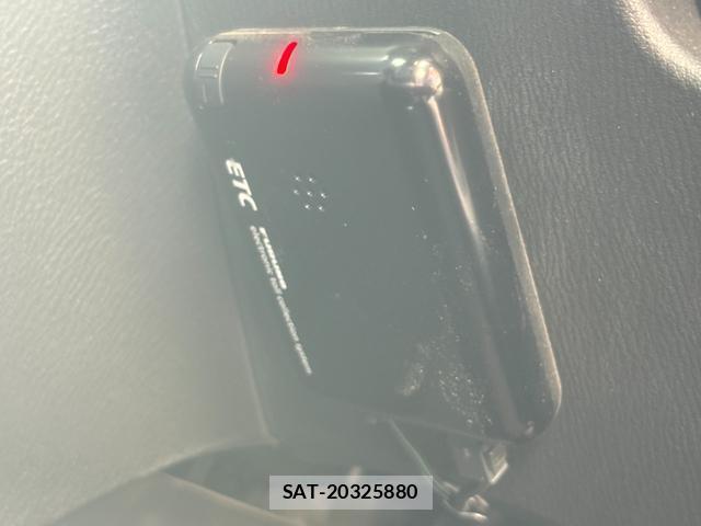 Mazda AXELA HYBRID 2013-11 8817730-15