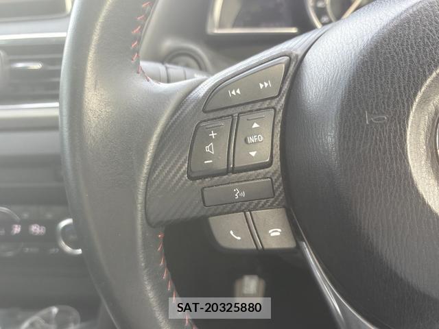 Mazda AXELA HYBRID 2013-11 8817730-17