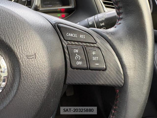 Mazda AXELA HYBRID 2013-11 8817730-18