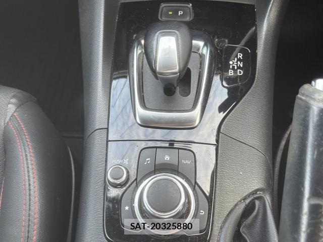 Mazda AXELA HYBRID 2013-11 8817730-19