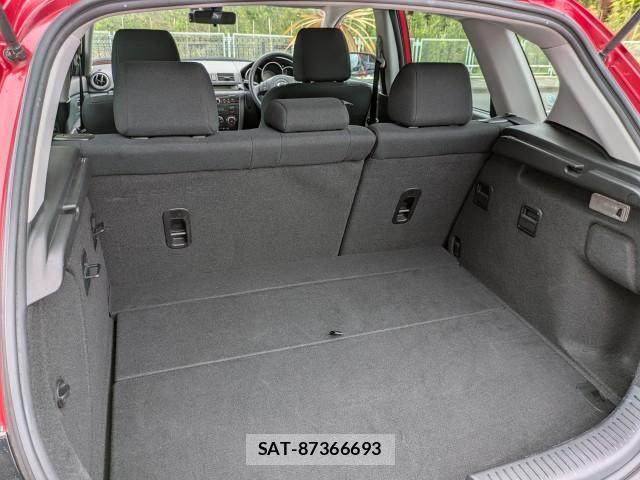 Mazda AXELA SPORT 2007-08 8813741-9