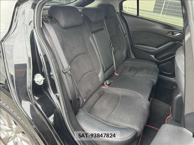 Mazda AXELA SPORT 2015-03 8814129-11