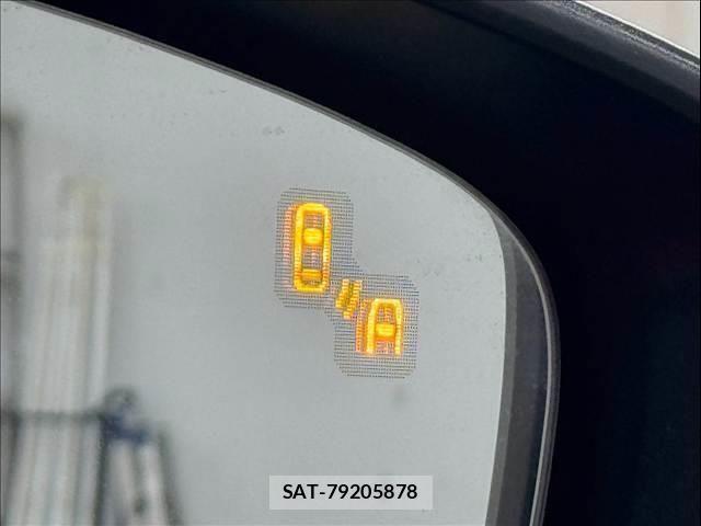 Mazda AXELA SPORT 2016-02 8814130-6
